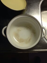 ホーロー鍋の底がきれいになりません 写真のような状態になっていま Yahoo 知恵袋