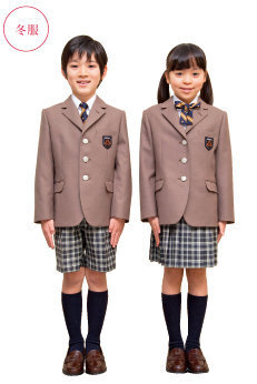 この小学校の制服は可愛いと思いますか 高校生の制服みたいですねw Yahoo 知恵袋