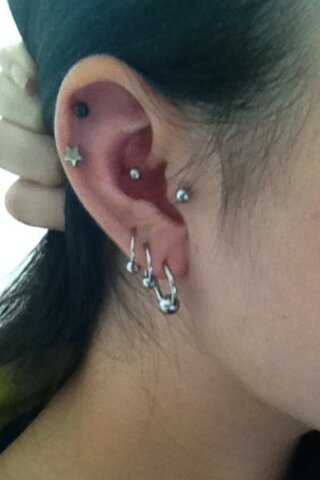 画像あり ピアス拡張したいと思っています この位置で大丈夫 Yahoo 知恵袋