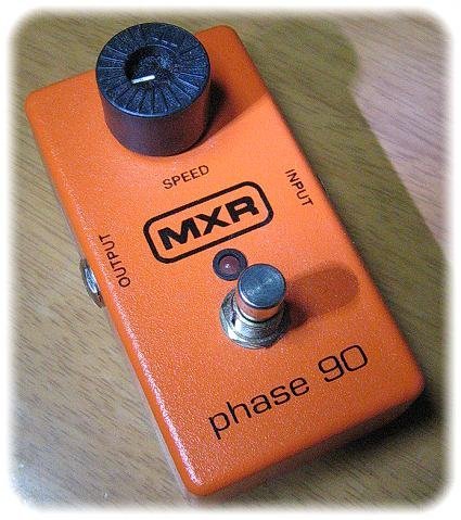 エフェクターのMXR製品のノブからゴムキャップを外す方法を教
