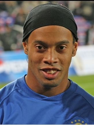 南米ブラジル アトレチコ ミネイロのロナウジーニョに 日本で最も顔 Yahoo 知恵袋