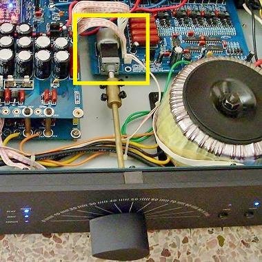 CECAMP3300というプリメインアンプを中古で買いました。音質は問