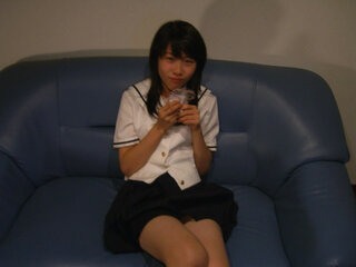 恥ずかしがり屋のこの女性 かわいいですか 可愛いと思いますよなに Yahoo 知恵袋