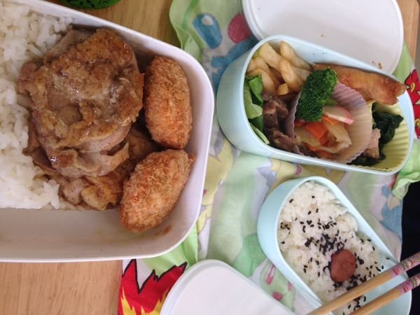 お母さんがお弁当を作ってくれないのは普通なんですか 春 Yahoo 知恵袋