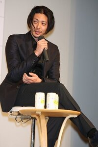 オダギリジョーさんの服について知りたいです 以前 情熱大陸 出演時 Yahoo 知恵袋