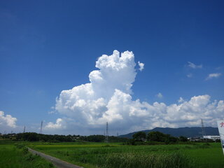 入道雲 積乱雲 の画像を探してます 携帯の待ち受け画像にしたいので探し Yahoo 知恵袋