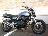 車やバイクのマフラーで一本から2 4本出しにする事によって Yahoo 知恵袋