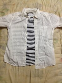 特に女性に質問です写真のように白シャツからボーダーのtシャツが透けてい Yahoo 知恵袋
