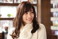 石原さとみちゃん 前髪あるほうが可愛い そろそろまた前髪つくってよ と思い Yahoo 知恵袋