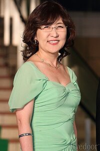 最近の稲田朋美ちゃんのファッションがやけに可愛いのですが何かに目覚めた Yahoo 知恵袋