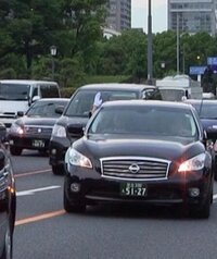 総理大臣を警護する車列について教えてください 総理の乗った車を警護車が付いて走 Yahoo 知恵袋