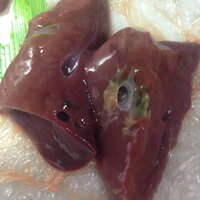 鶏レバーについて質問です 鶏レバーの下処理でカットするとたま Yahoo 知恵袋