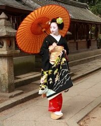 今日サンジャポで佳つ乃という京都の芸者が出ていましたが二重のテー Yahoo 知恵袋