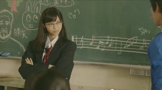 乃木坂46 何度目の青空か のpvで男子生徒の制服を着ているメンバー Yahoo 知恵袋