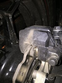 走行時だけ異音 キュルキュル鳴ります フロント右タイヤ付近か Yahoo 知恵袋