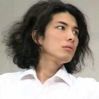 ラーメンズ片桐仁さんのこの画像 なんの公演のなんのコントだっ Yahoo 知恵袋