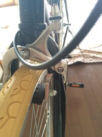 自転車 ブレーキゴム タイヤにくっついている