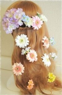 結んだ髪にuピンなどで花をつけるのはよく見るんですけど 下ろ Yahoo 知恵袋