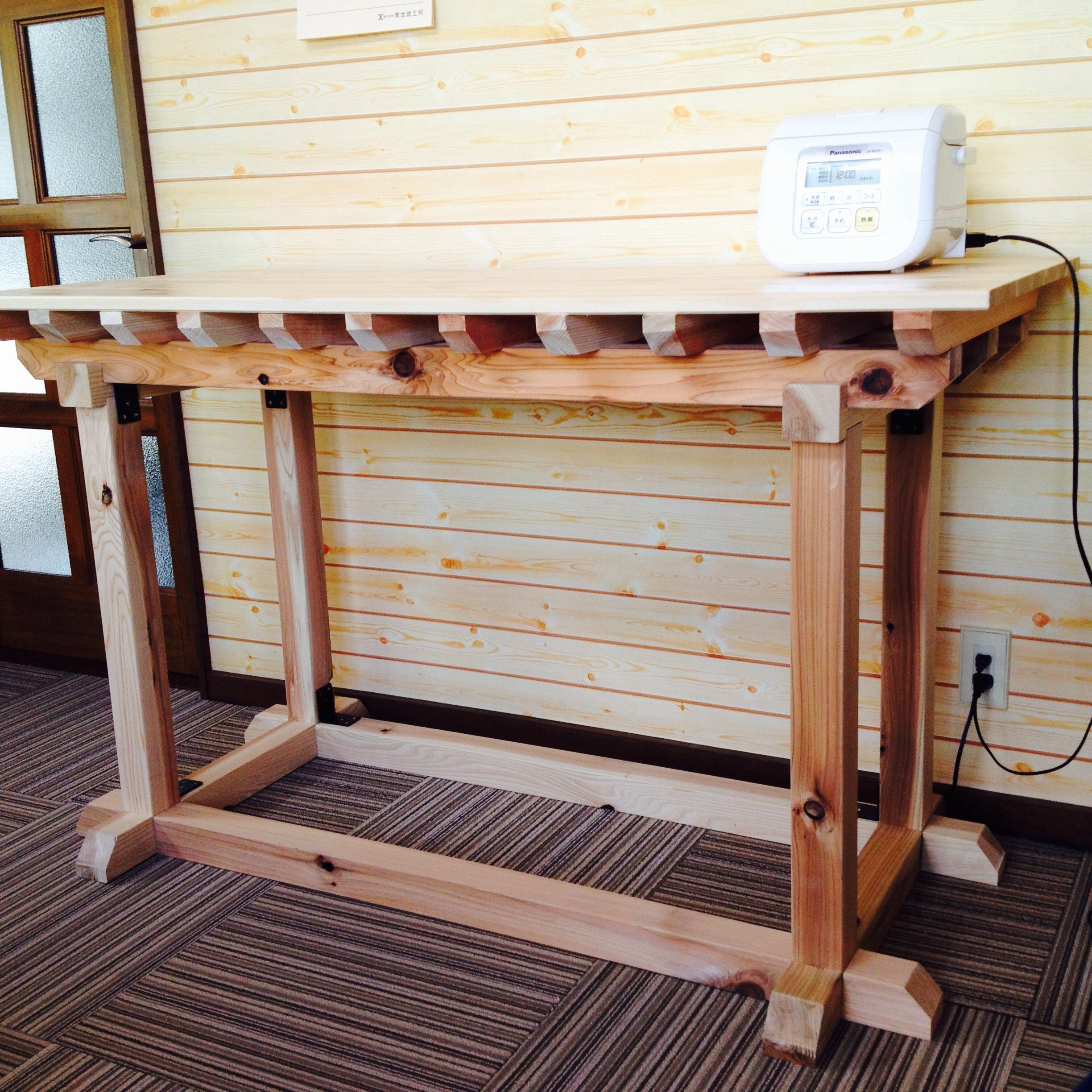 120㎝用の水槽台を自作しました。材は二寸角です。軸組みで 
