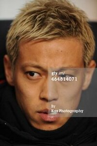 本田圭佑選手のこの髪型のようにしたいのですが 輪郭はこんな感じです 髪質は少し Yahoo 知恵袋