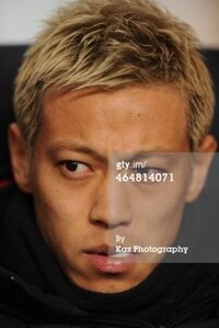 こんなような本田圭佑選手の髪型にしたいのですが 美容師さんにこの写真をみ Yahoo 知恵袋