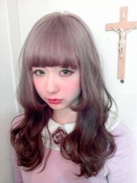 お葬式に出席する時の髪型ですが 巻き髪はだめでしょうか お葬式 Yahoo 知恵袋