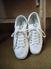 Springcourt スプリングコート のスニーカーについ Yahoo 知恵袋