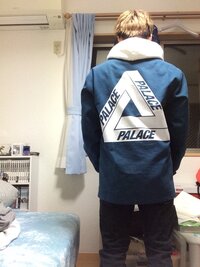 Palaceのコーチジャケットを購入したのですが少し大きいすぎるような Yahoo 知恵袋