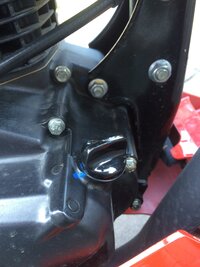 質問です バイクのオイルを入れるオイルキャップからオイルが滲 Yahoo 知恵袋