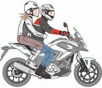 このようなバイク二人乗りに 後ろの人がギターを背負うのは 法 Yahoo 知恵袋