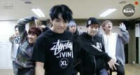 ばんたんペンの方 教えてください この写真のグクが着て Yahoo 知恵袋