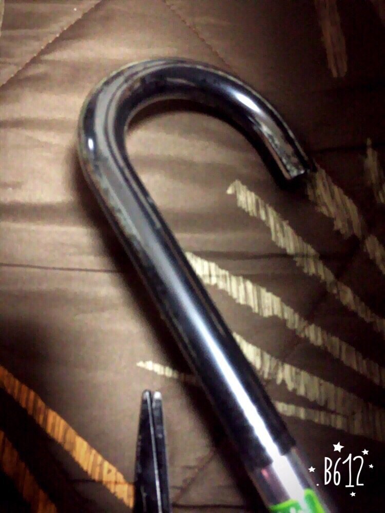 服の袖の部分が鉛筆の跡？によって黒ずんでしまいました。どうや 