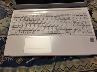 富士通のノートパソコンが付かない画像のように電源ボタンを押し Yahoo 知恵袋