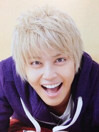 下記の手越くんの髪型にしたいのですが ワックスはついています Yahoo 知恵袋