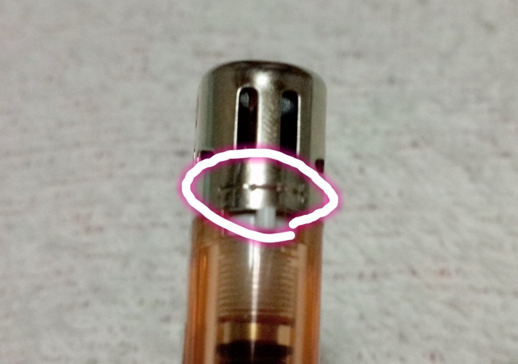 電子ライターについて左にマイナス、右にプラスと書かれているの 