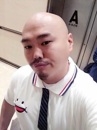 このクロちゃんが着ている服のブランドがわかる方いらっしゃいませんか Yahoo 知恵袋