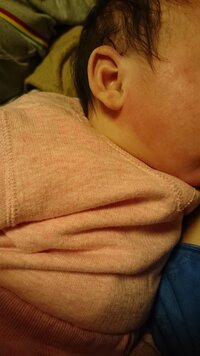 赤ちゃんが顔をこすります 4ヶ月になったばかりの赤ちゃんがいます 3ヶ月 Yahoo 知恵袋