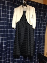 夏 秋にある結婚式の移動中の服装についてです 皆さんはドレスワンピースの上 Yahoo 知恵袋