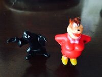 ディズニーキャラでmマークの付いた目玉おやじに似たような キ Yahoo 知恵袋