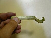 ドアノブの修理 家のドアノブが壊れ 握って上に上げないと開かなくなりました Yahoo 知恵袋