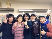 Mr Childrenの中川さんが 右手の親指にしている指輪のブラ Yahoo 知恵袋