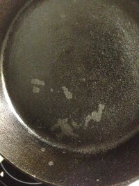 フライパンにでてくる白いツブツブ フライパンを洗って乾かしておくと Yahoo 知恵袋
