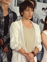 画像の男性は平岡祐太さんに似てませんか Chemist Yahoo 知恵袋