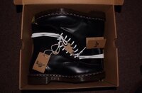 Dr Martensの10ホールのブーツの紐を白紐に変えて足 Yahoo 知恵袋