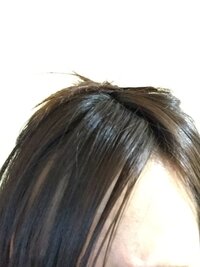 美容師の方に質問です前髪が割れますとくにこの分けたすぐ横のひと束が割れ Yahoo 知恵袋