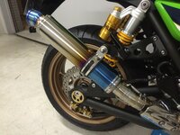 ZRX1200ダエグリアサス交換作業（マフラー外し）について