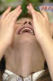 パイパンアップ この方は鼻毛全抜きしてるんですか？アップにしても鼻毛が見えません。鼻毛... - Yahoo!知恵袋