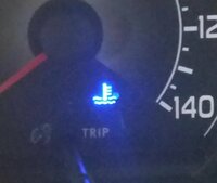 車 このランプマークは何でしたっけ 水温がまだ温まっていない表示 Yahoo 知恵袋