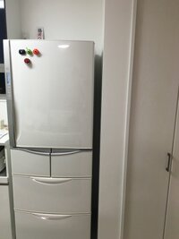 冷蔵庫を90度以上開かなくしたいです 90度以上開くと 右側の壁に当たってしまい 教えて 住まいの先生 Yahoo 不動産