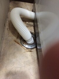 17年目の二層式洗濯機の洗濯層に水が溜まらなくなった 原因は注水 Yahoo 知恵袋
